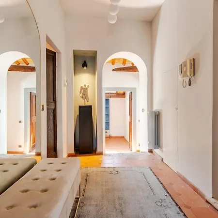 Apartment Giulia Penthouse - 5 Min Piazza Navona *