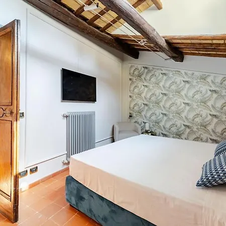Apartment Giulia Penthouse - 5 Min Piazza Navona *