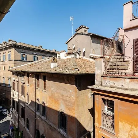 Apartment Giulia Penthouse - 5 Min Piazza Navona