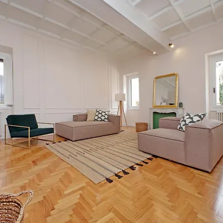 Apartment Ych-casa Bella- Luxury Near Piazza Venezia *