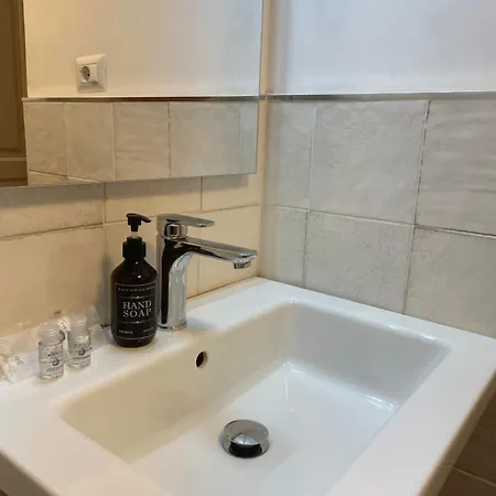 Guest house 101 *