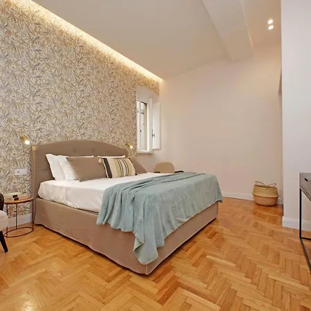 Apartment Ych-casa Bella- Luxury Near Piazza Venezia *