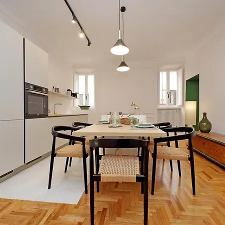 Apartment Ych-casa Bella- Luxury Near Piazza Venezia Rome