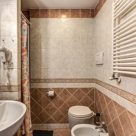 Pomezia 2* Roma
