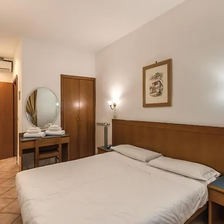 Hotel Pomezia