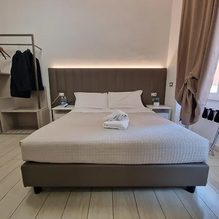 Mr. Charlie Brown Guest house Rome