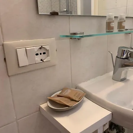 Domus Chiavari House * Rome
