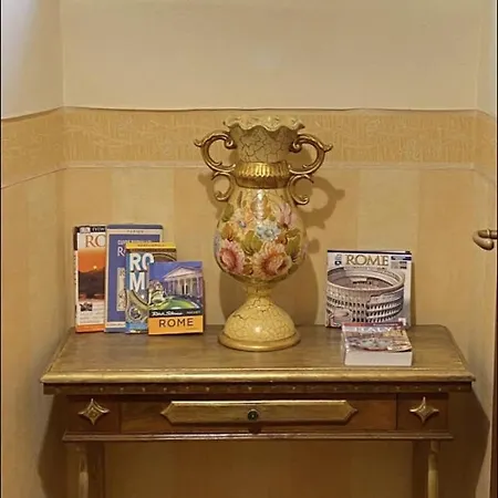 Apartment Domus Annia Guest House, The Amazing Colosseum Rome