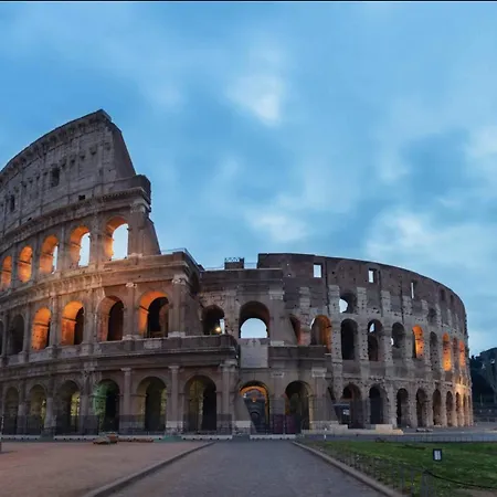 Domus Annia Guest House, The Amazing Colosseum Apartment *