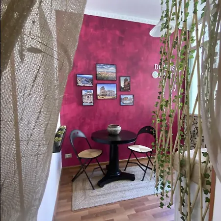 Domus Annia Guest House, The Amazing Colosseum *
