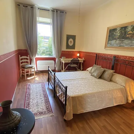 Apartment Domus Annia Guest House, The Amazing Colosseum Rome