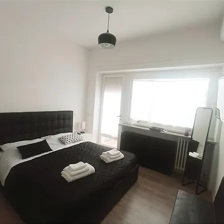 Rooftop Appia Antica,silenzioso Riservato Two Bedrooms Two Bathrooms * Roma