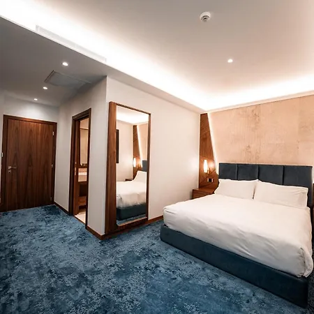 Via Veneto 5* Rome