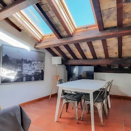 Apartment Domus Tempio Deluxe, Centro Rome