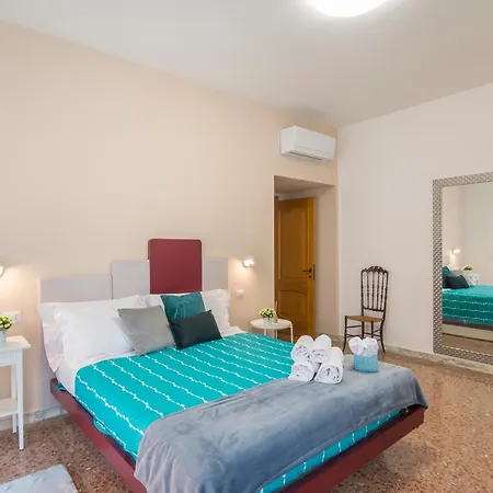 Garden Tuscolana - 200 Meters From The Metro Station Roma