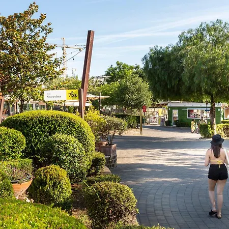 Tatil parkı Hu In Town 2*