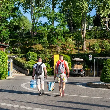 罗马市区营舍 假日公园 2*