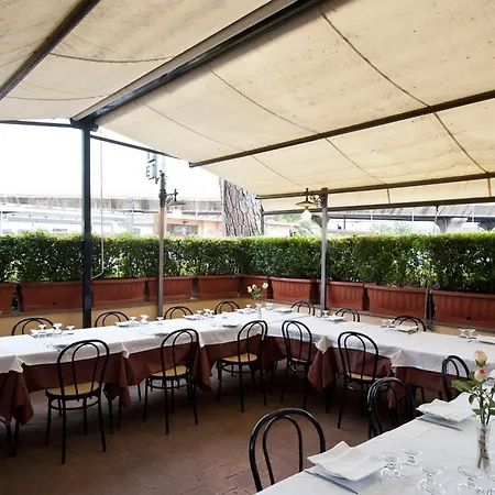 4 Pini 3* Rome