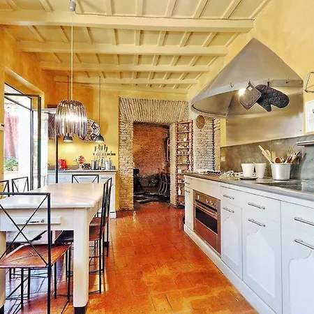 Spectacular Luxury Flat In Trastevere Rome