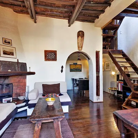 Vicolo Del Cinque Penthouse | Romeloft *
