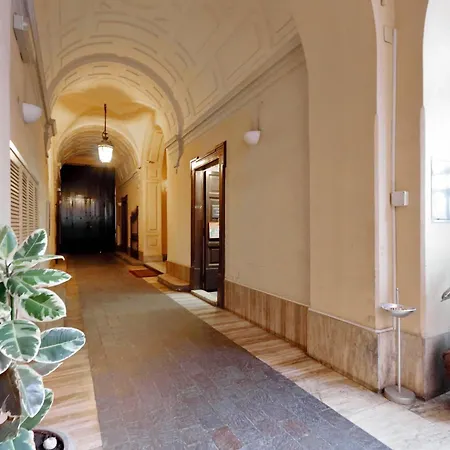 Apartment Piazza Mattei Elegant | Romeloft Rome