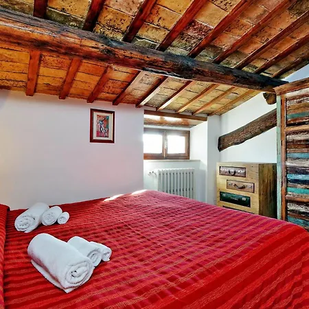 Apartment Piazza Mattei Elegant | Romeloft Rome