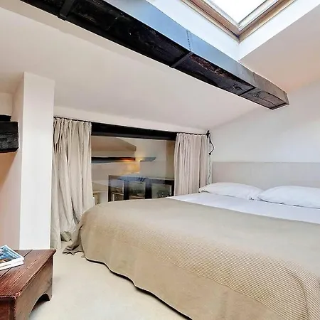 Trastevere Charming Loft | Romeloft Apartment