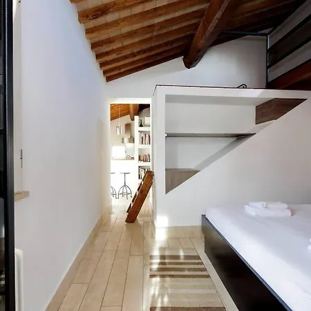Apartment Pantheon Stylish Attic *