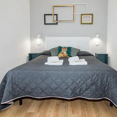 23 Guest house *