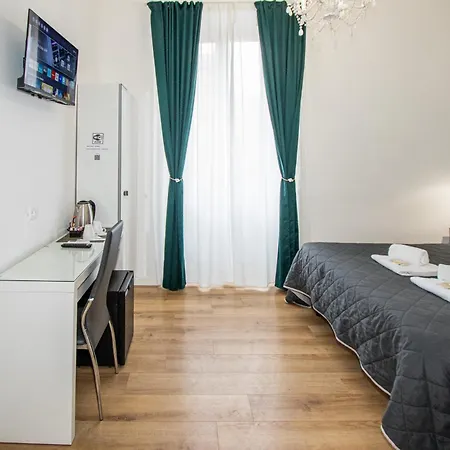 23 Guest house *