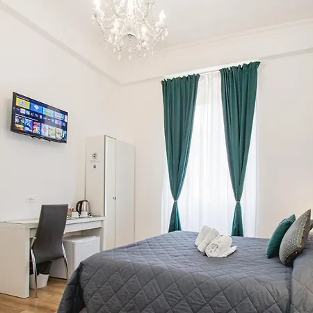 23 Guest house *