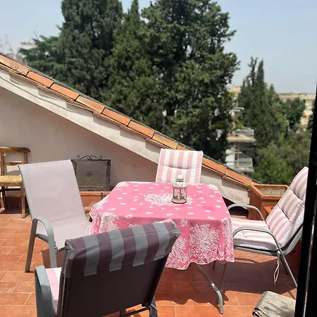 Alloggio in famiglia In With Terrace *