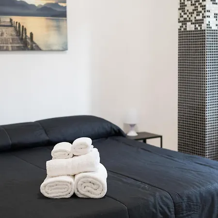 Travelershome 170 Station Street Nocleg ze śniadaniem Ciampino
