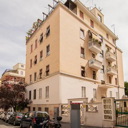 Domus Eroi Apartment