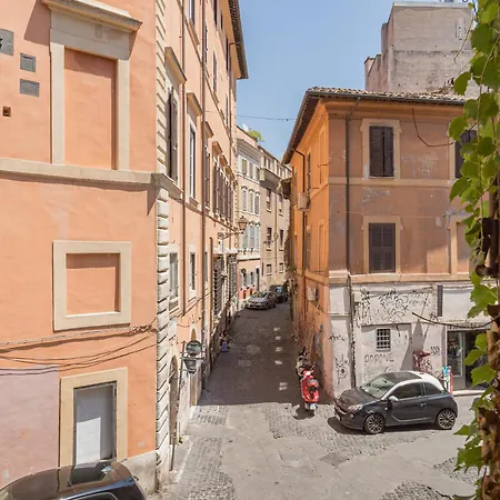 Happy Hours Trastevere Apartment *