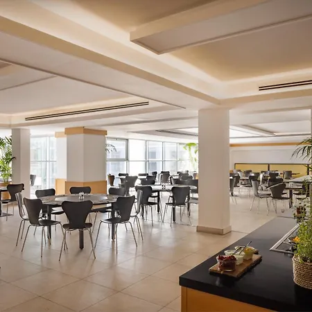 Hotel Precise House Mantegna 4*