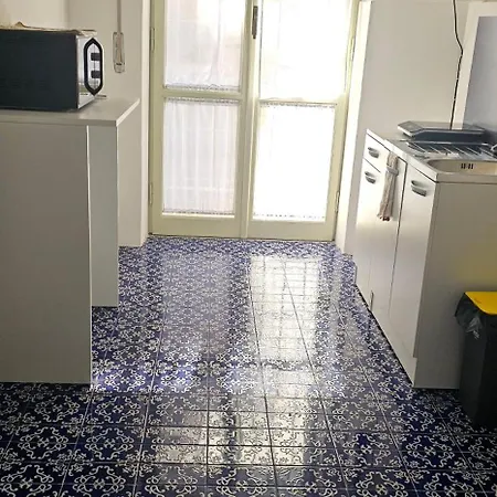 Vittoria's Guest house *