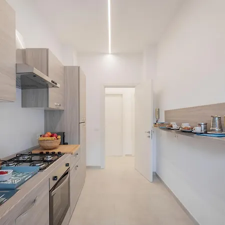 Modern Trastevere Apartment *