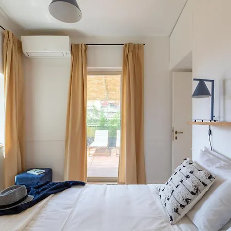 Apartment Iflat Trastevere Stylish 4 Bedroom Penthouse