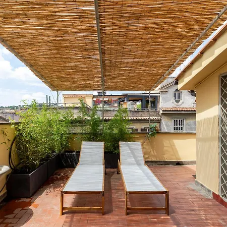 Iflat Trastevere Stylish 4 Bedroom Penthouse Apartment