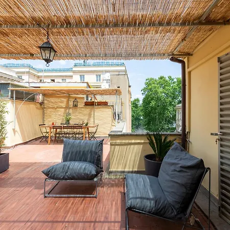 Apartment Iflat Trastevere Stylish 4 Bedroom Penthouse