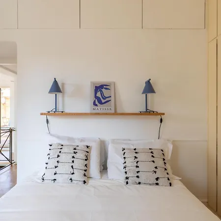Apartment Iflat Trastevere Stylish 4 Bedroom Penthouse