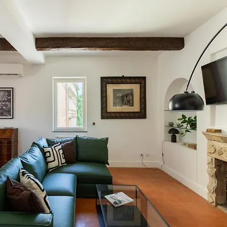 Iflat Trastevere Stylish 4 Bedroom Penthouse Apartment