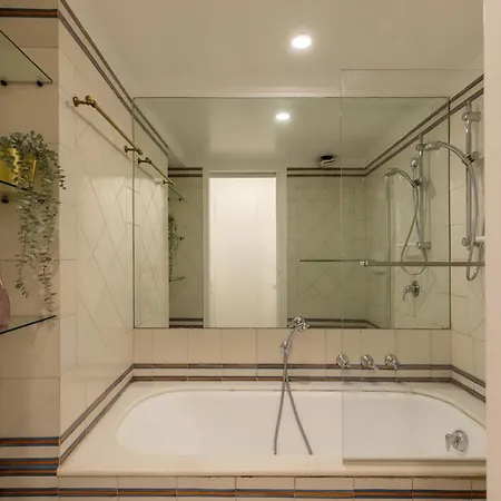 Apartment Iflat Trastevere Stylish 4 Bedroom Penthouse *
