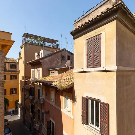 Iflat Trastevere Stylish 4 Bedroom Penthouse Apartment