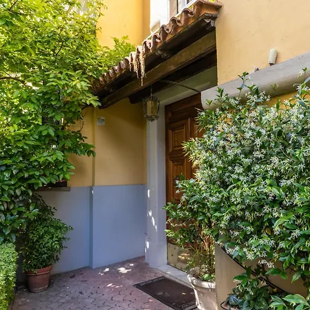 Residenza Nemorense Apartment *