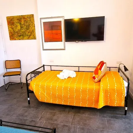Cecilia House Rome
