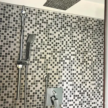 Lovely Art 2 Bedroom Flat Next To Metro Station Lodi Appartamento