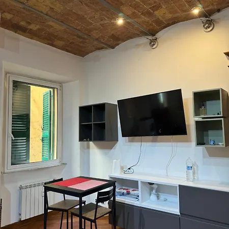 Rome Apartment *