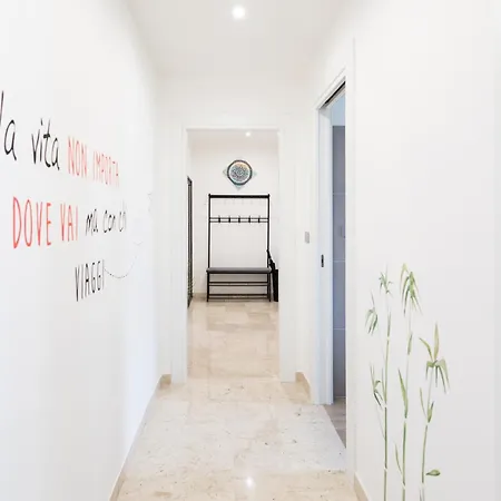 Marconi White Flower House Apartment *